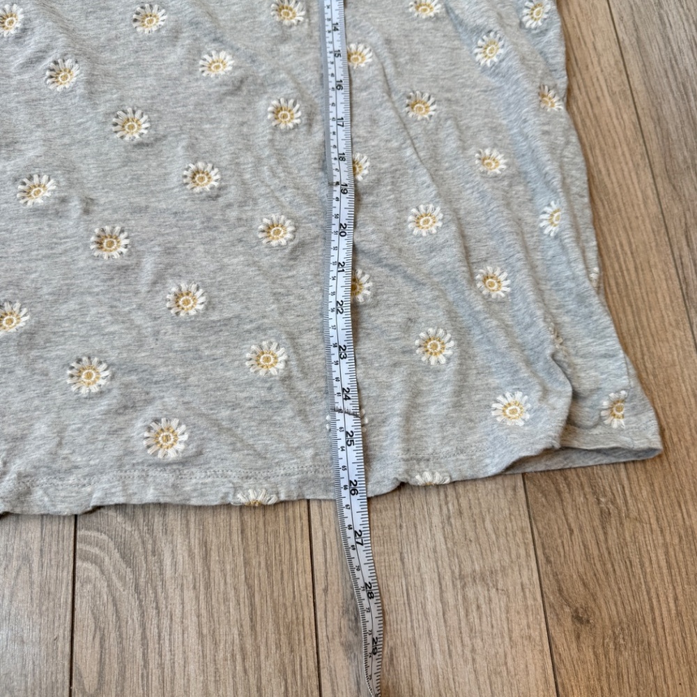 Lucky Brand Tee Embroidered Daisy’s Heathered grey size 3x - Picture 7 of 9